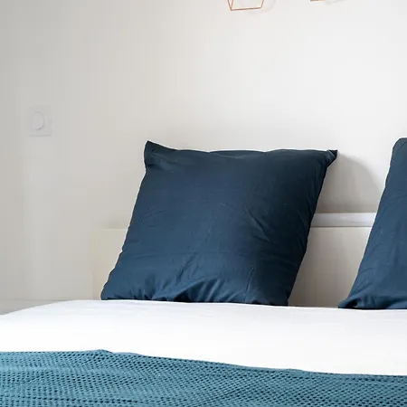 Le Soleil Classe 3 Etoiles Charme & Vue Chapelle Royale Apartment