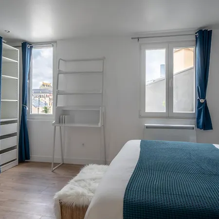 Le Soleil Classe 3 Etoiles Charme & Vue Chapelle Royale Apartment Versailles