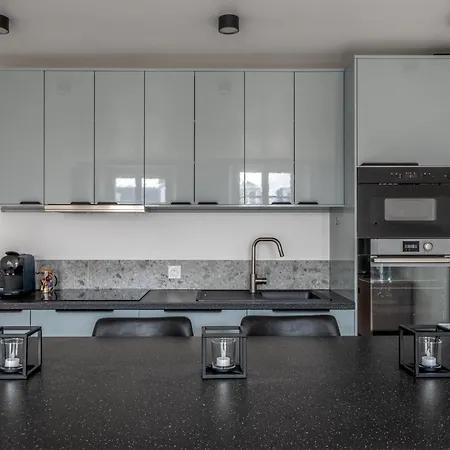 Apartment Le Soleil Classe 3 Etoiles Charme & Vue Chapelle Royale